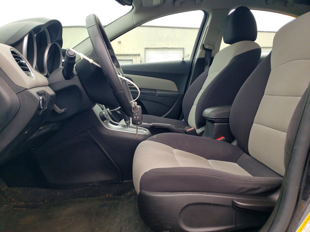 2013 CHEVROLET CRUZE LS photo 7