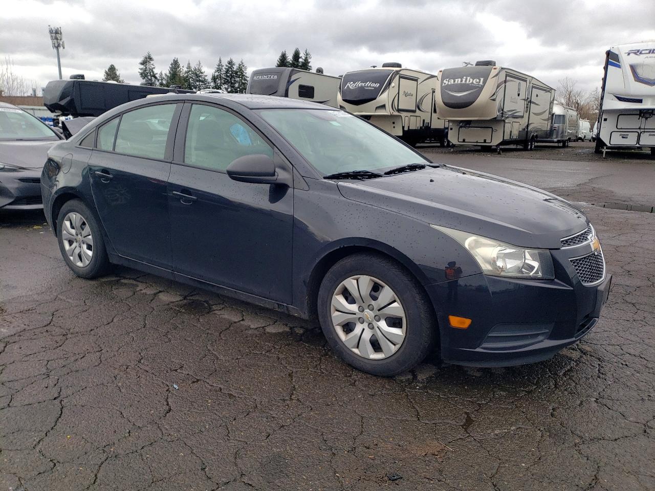 2013 CHEVROLET CRUZE LS photo 4