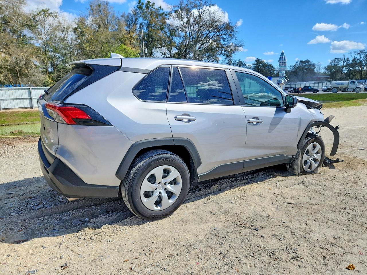 2024 TOYOTA RAV4 LE photo 7
