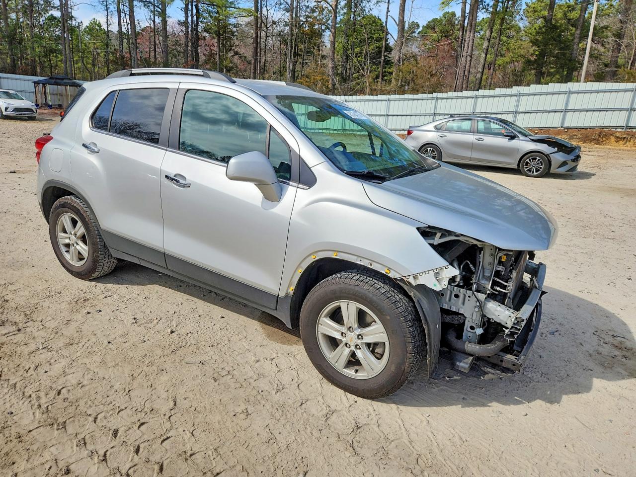 2019 CHEVROLET TRAX 1LT photo 4