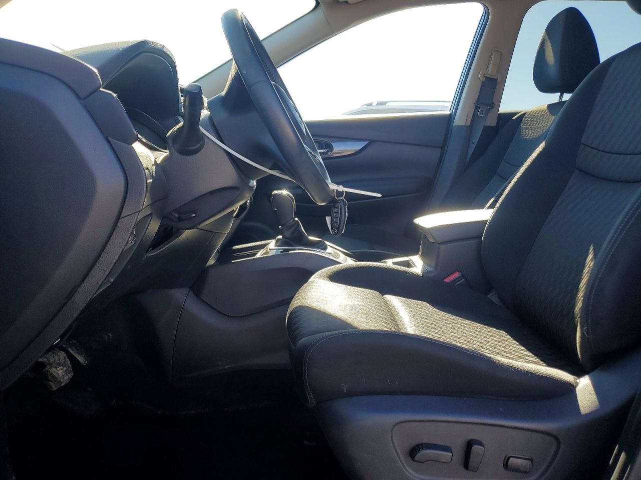 2018 NISSAN ROGUE SV photo 13