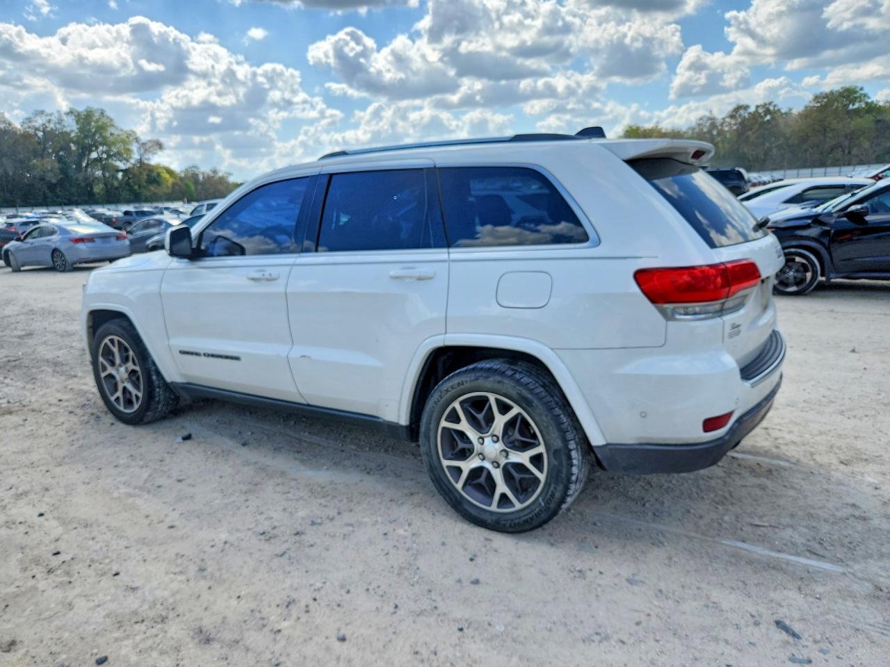 2018 JEEP GRAND CHEROKEE LIMITED photo 2