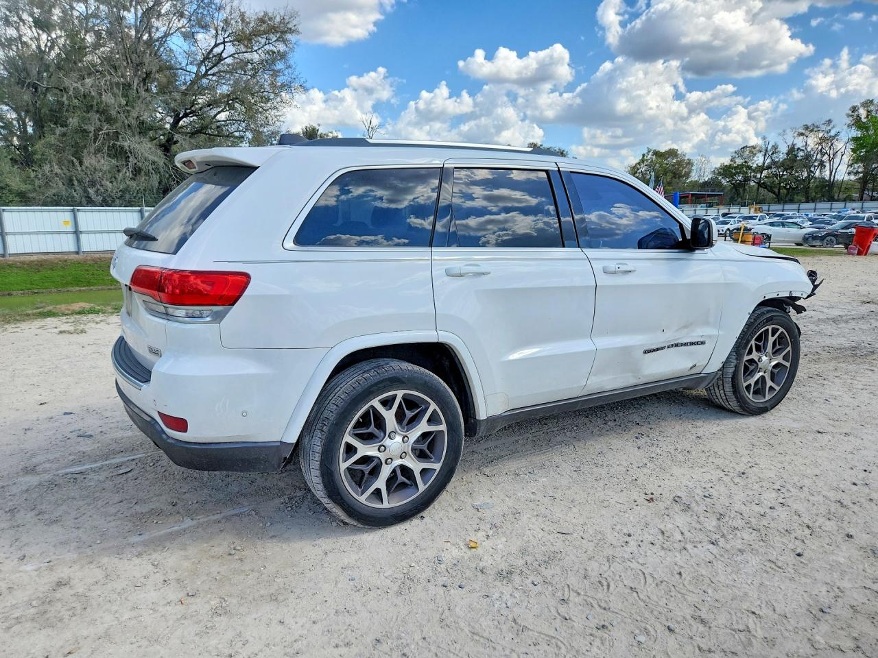 2018 JEEP GRAND CHEROKEE LIMITED photo 3