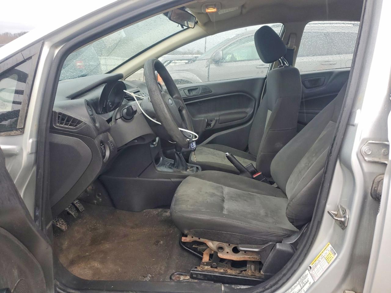 2016 FORD FIESTA S photo 19