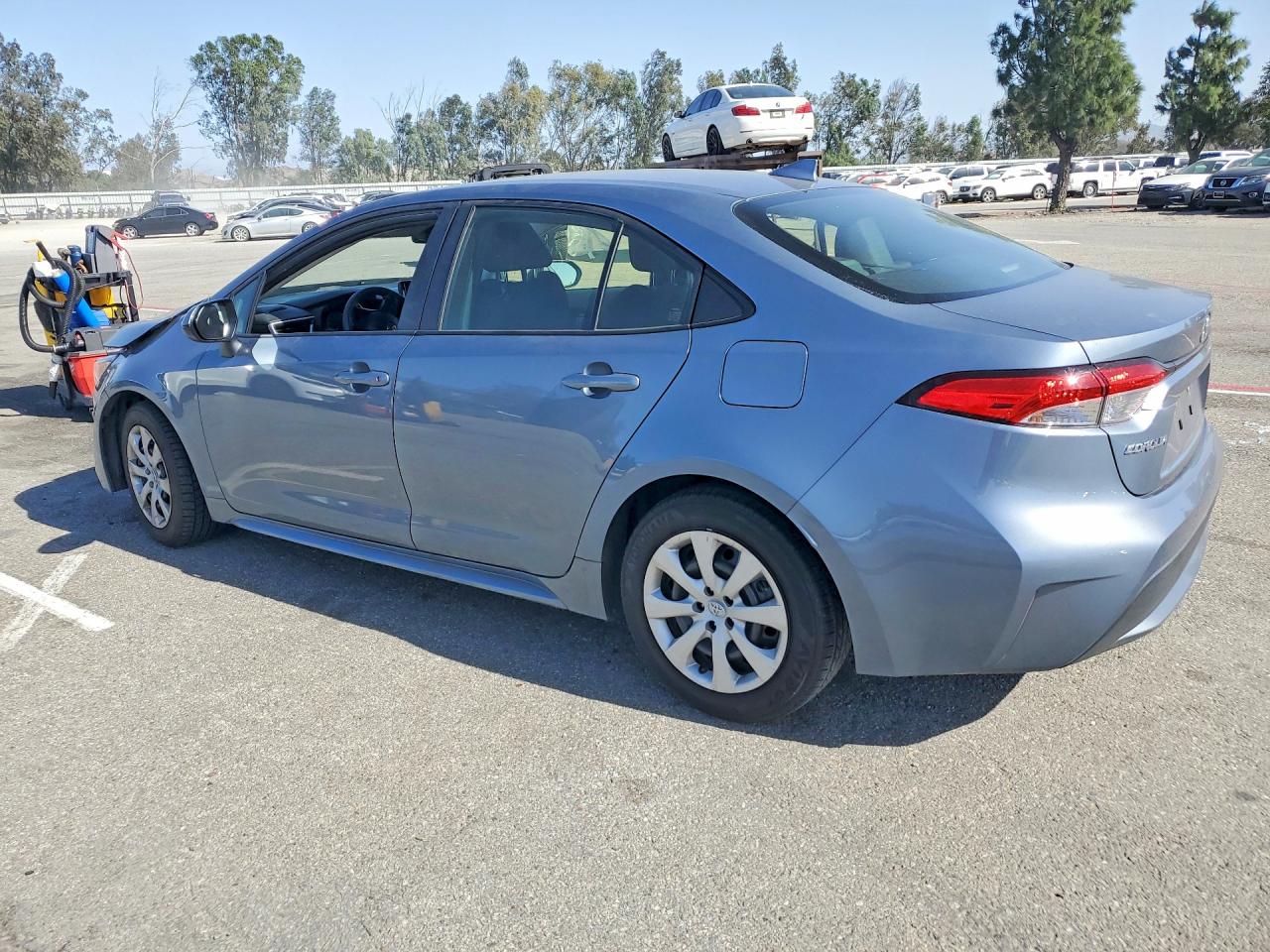 2022 TOYOTA COROLLA LE photo 3