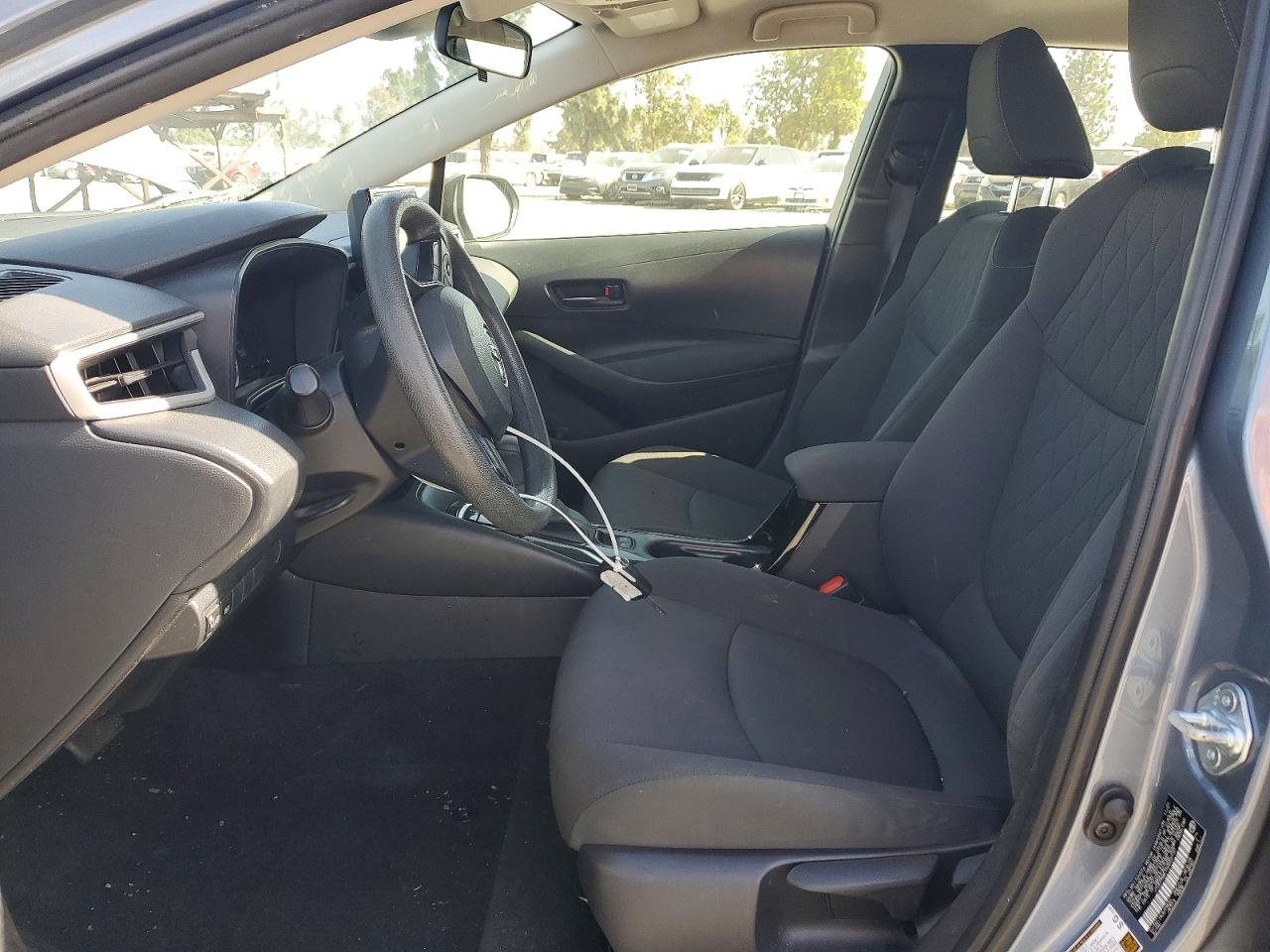 2022 TOYOTA COROLLA LE photo 13