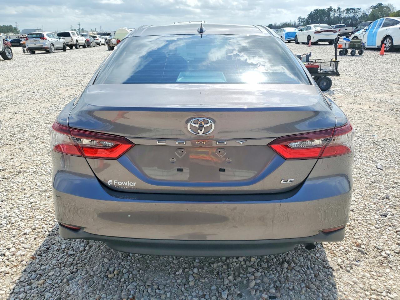 2024 TOYOTA CAMRY LE photo 6