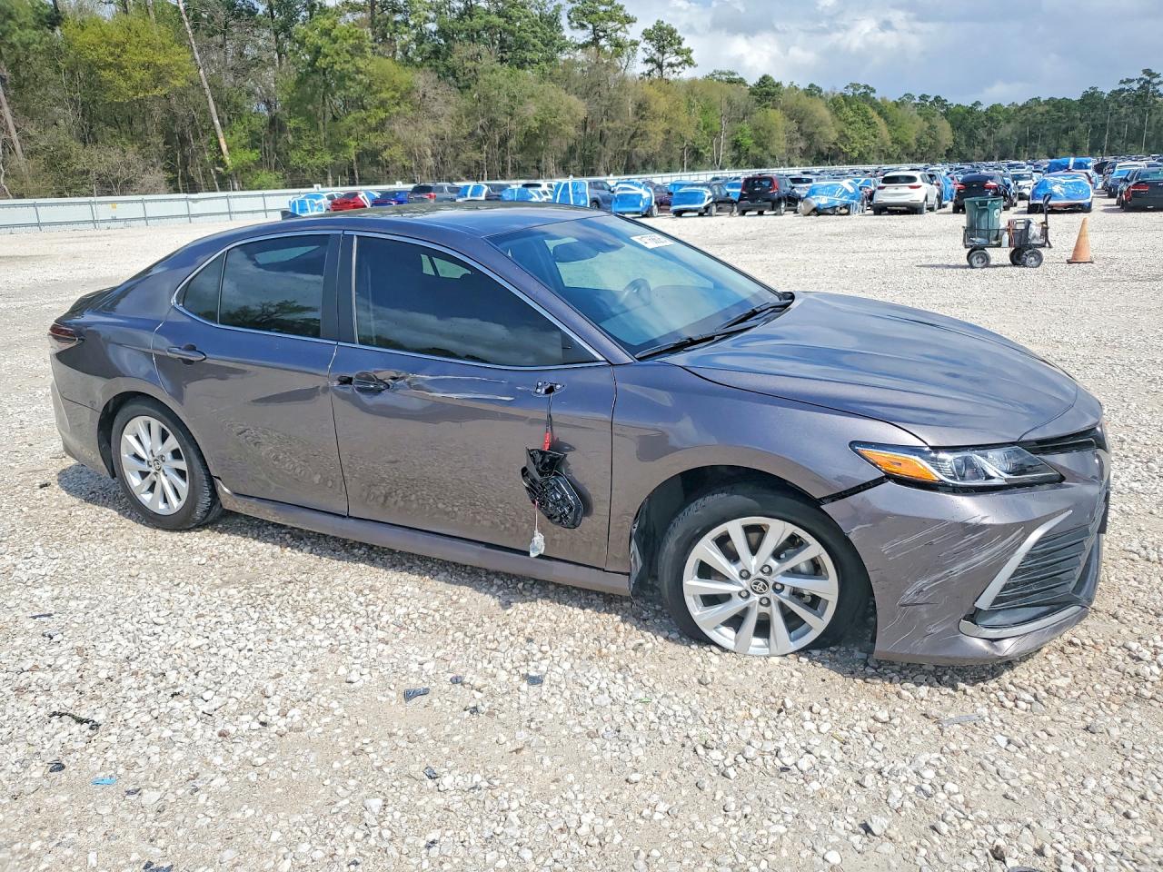 2024 TOYOTA CAMRY LE photo 4