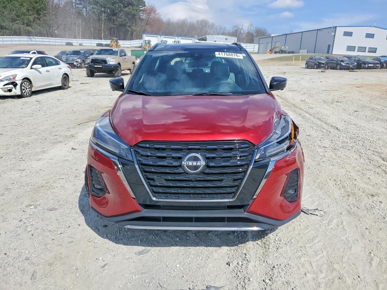 2023 NISSAN KICKS SR photo 9
