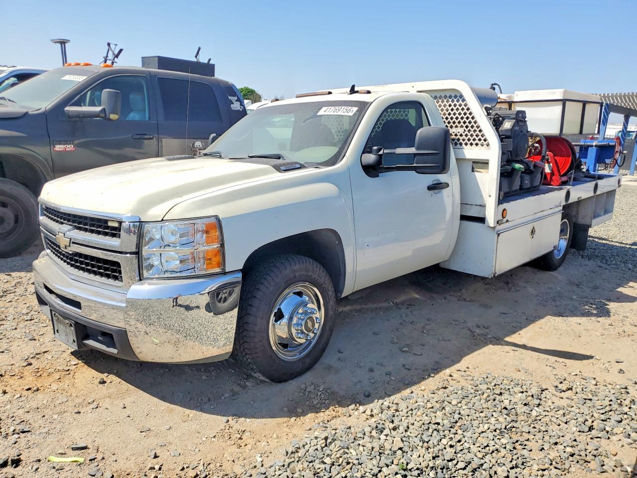 2009 CHEVROLET SILVERADO C3500 photo 2
