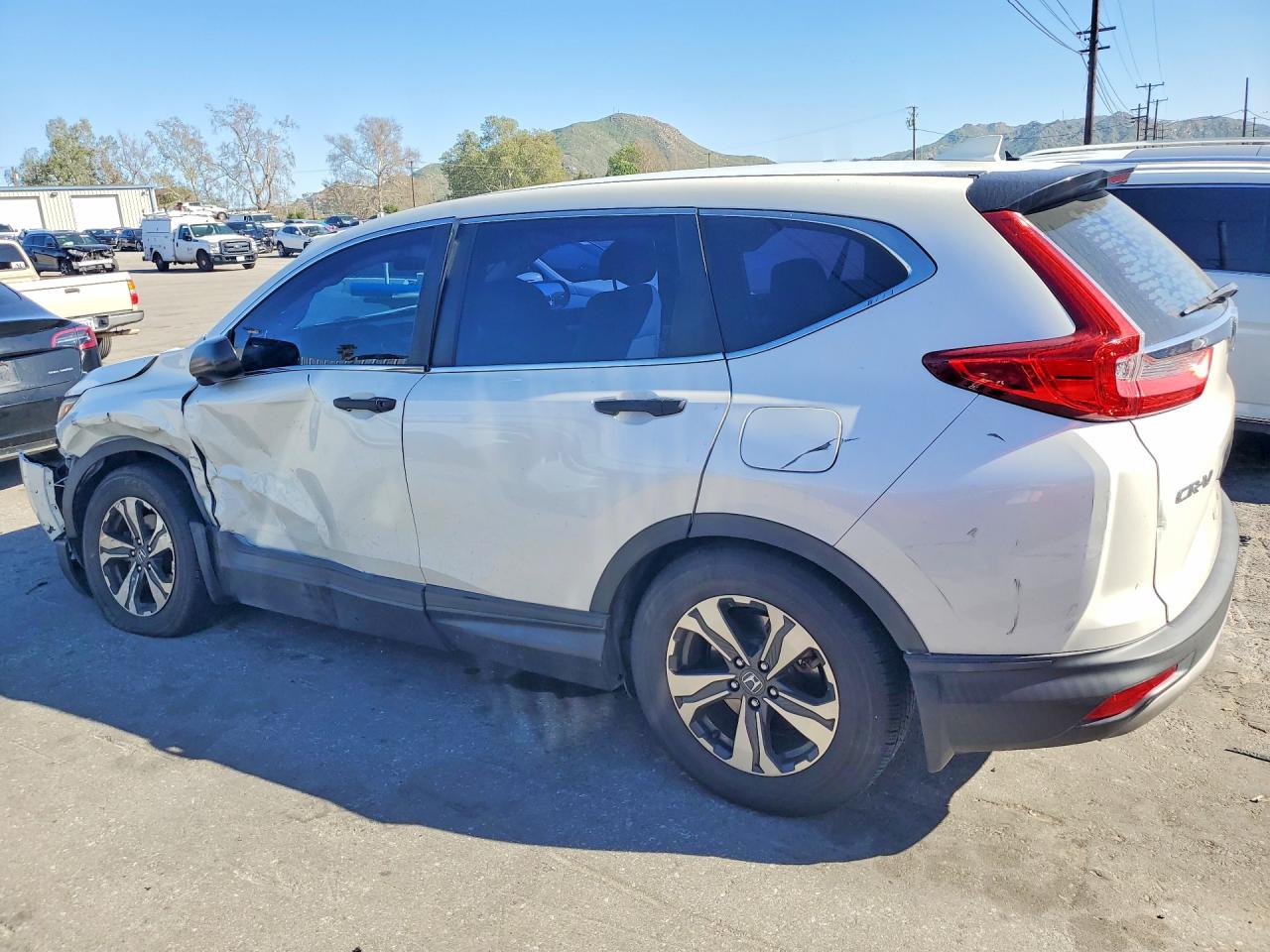 2017 HONDA CR-V LX photo 3