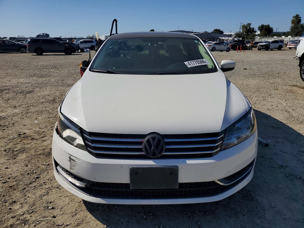 2014 VOLKSWAGEN PASSAT SE photo 5