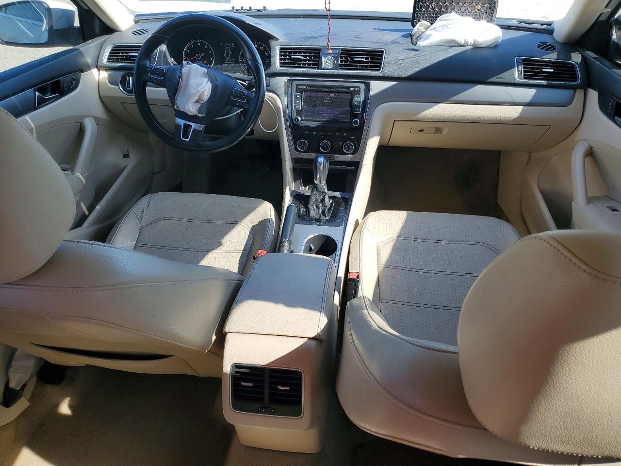 2014 VOLKSWAGEN PASSAT SE photo 8