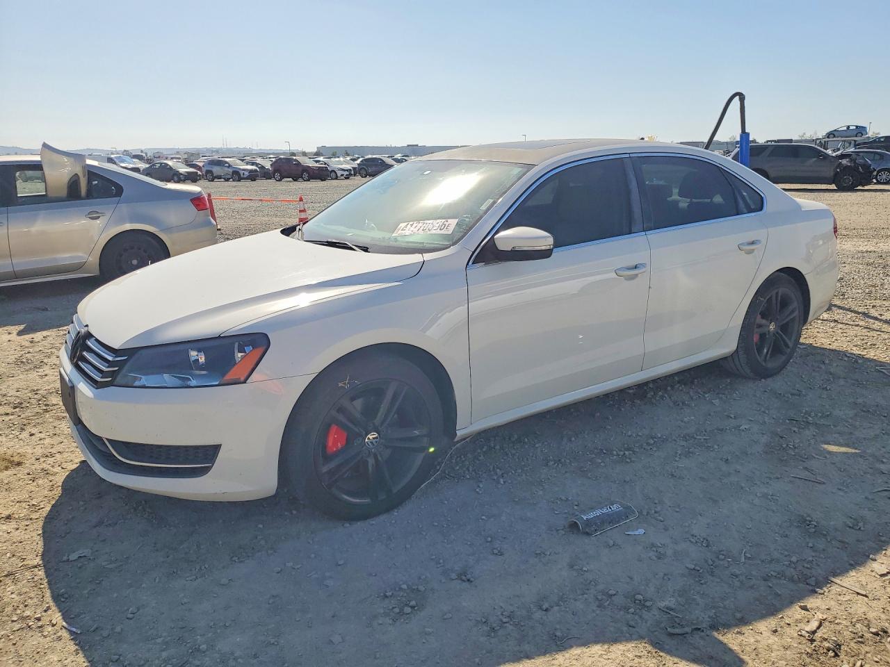 2014 VOLKSWAGEN PASSAT