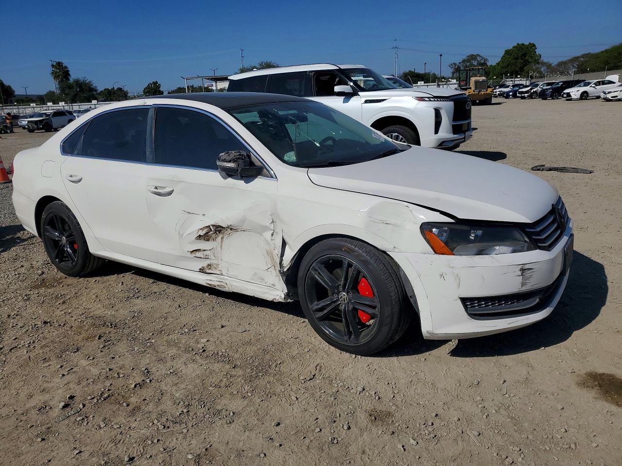 2014 VOLKSWAGEN PASSAT SE photo 4