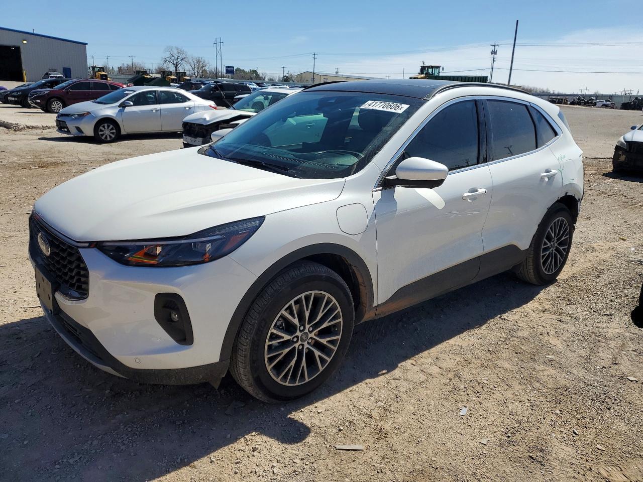 2025 FORD ESCAPE photo 2