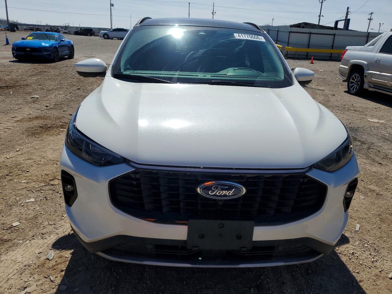 2025 FORD ESCAPE photo 9