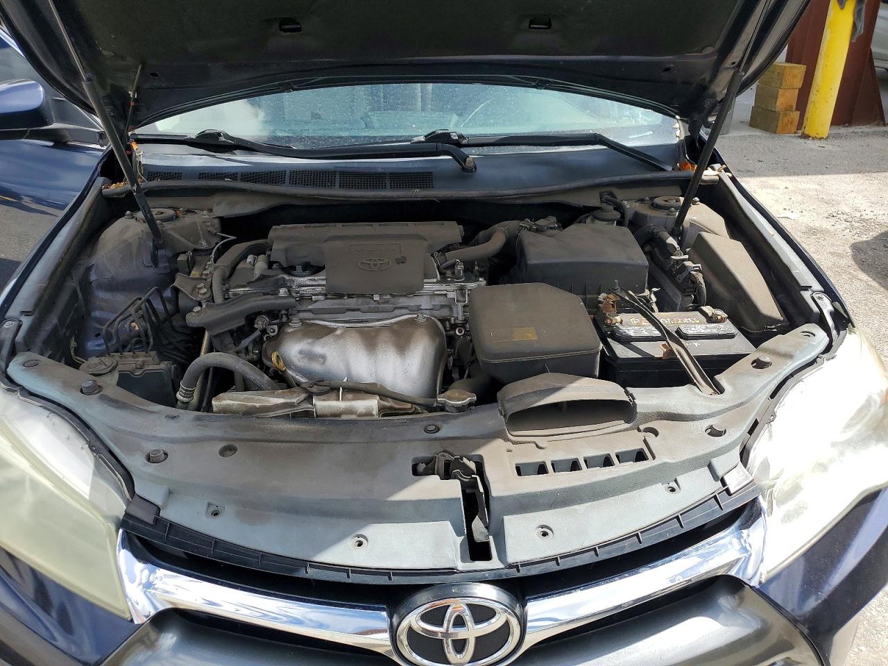 2015 TOYOTA CAMRY XLE photo 31