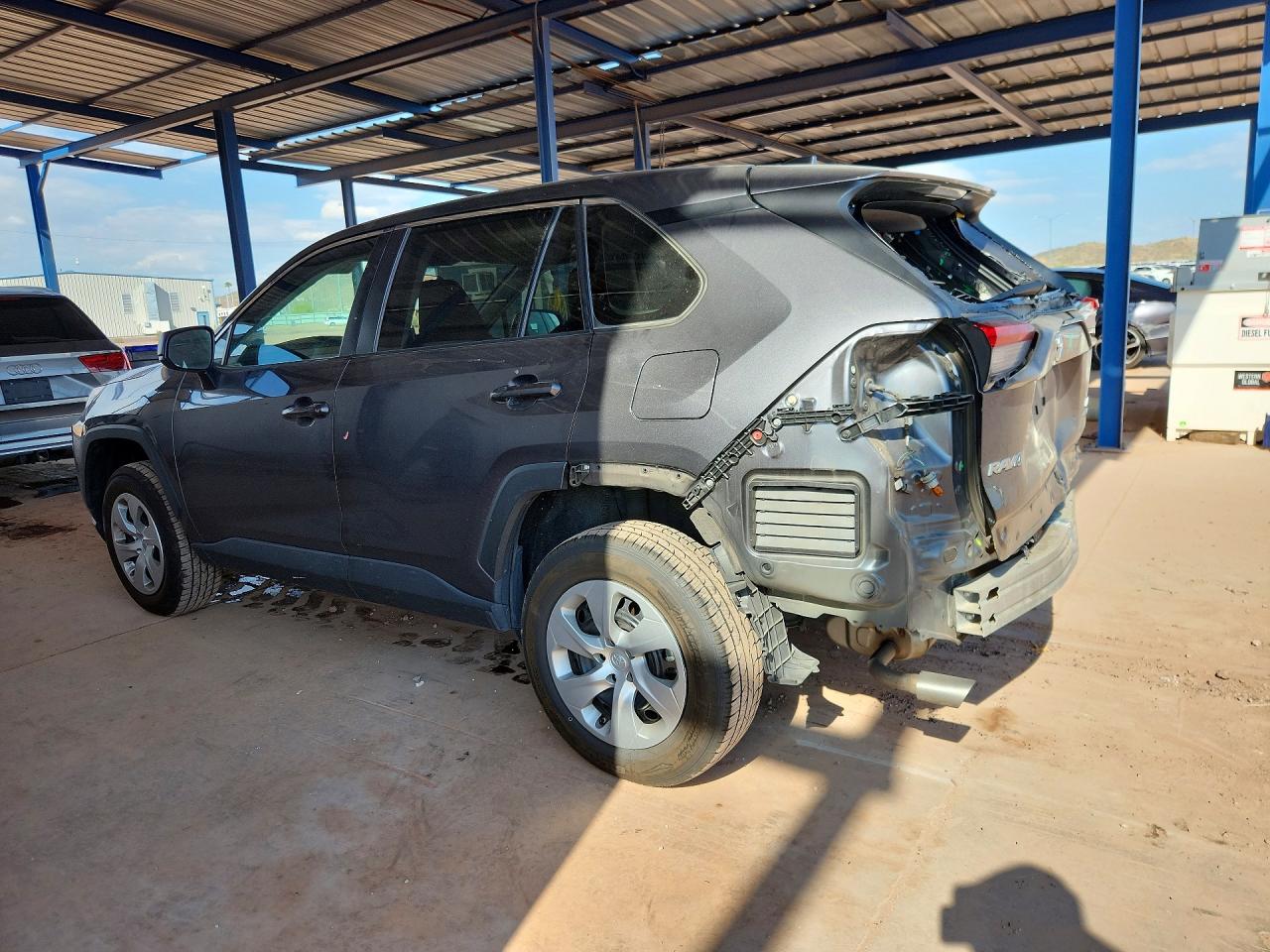 2022 TOYOTA RAV4 LE photo 3