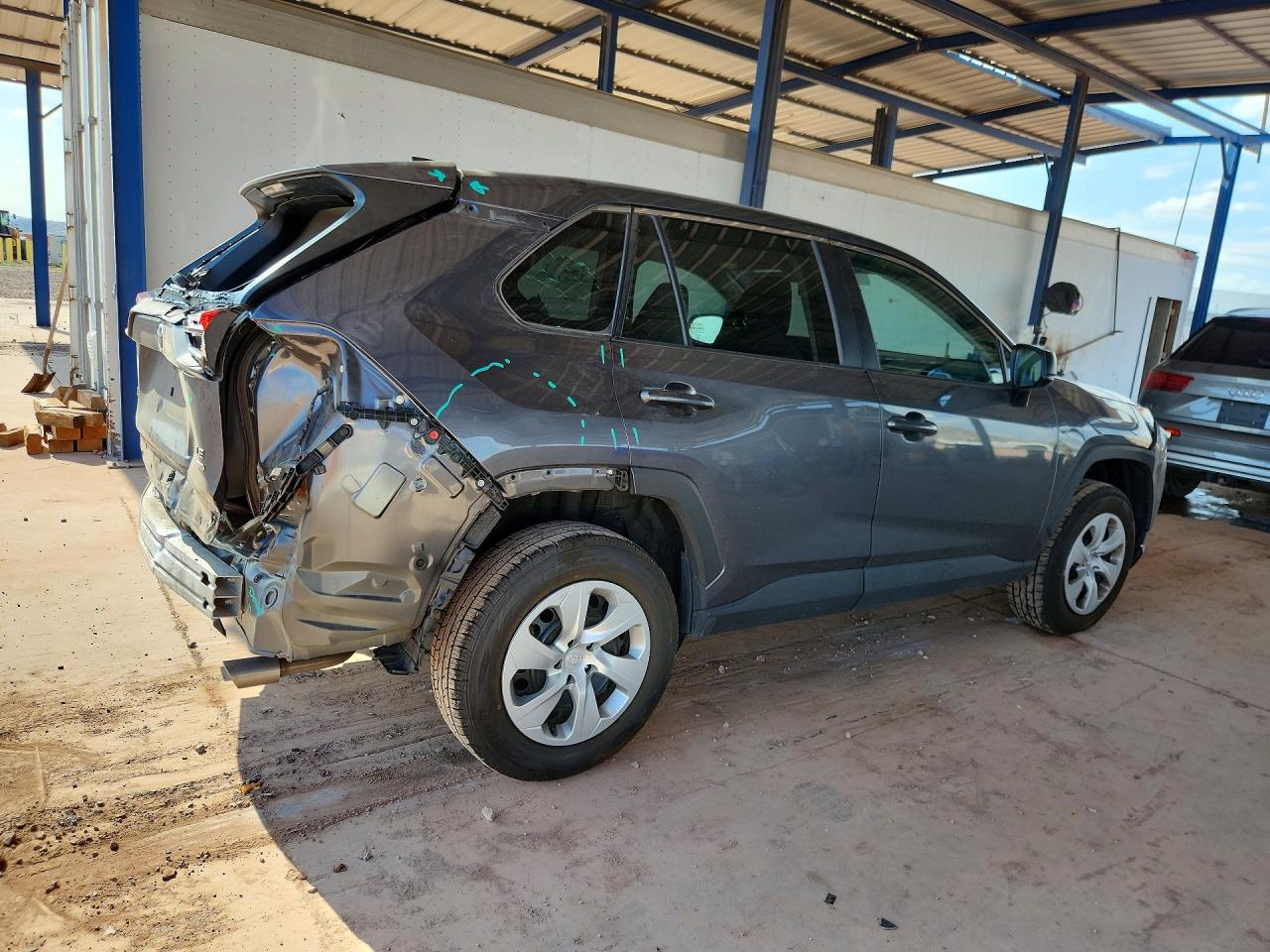 2022 TOYOTA RAV4 LE photo 5
