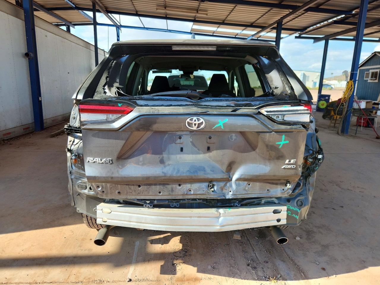 2022 TOYOTA RAV4 LE photo 11