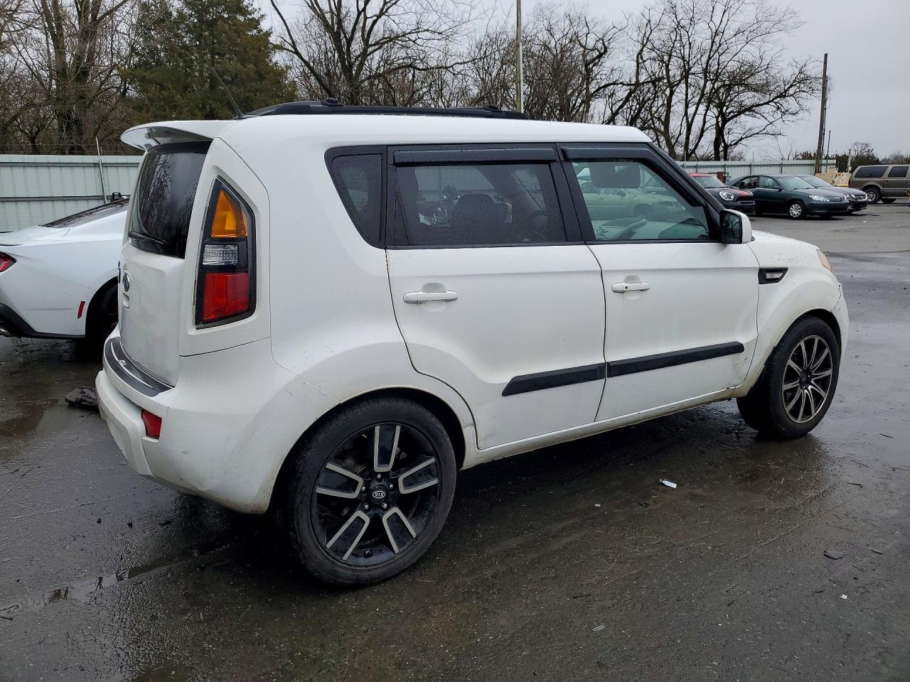 2011 KIA SOUL + photo 7