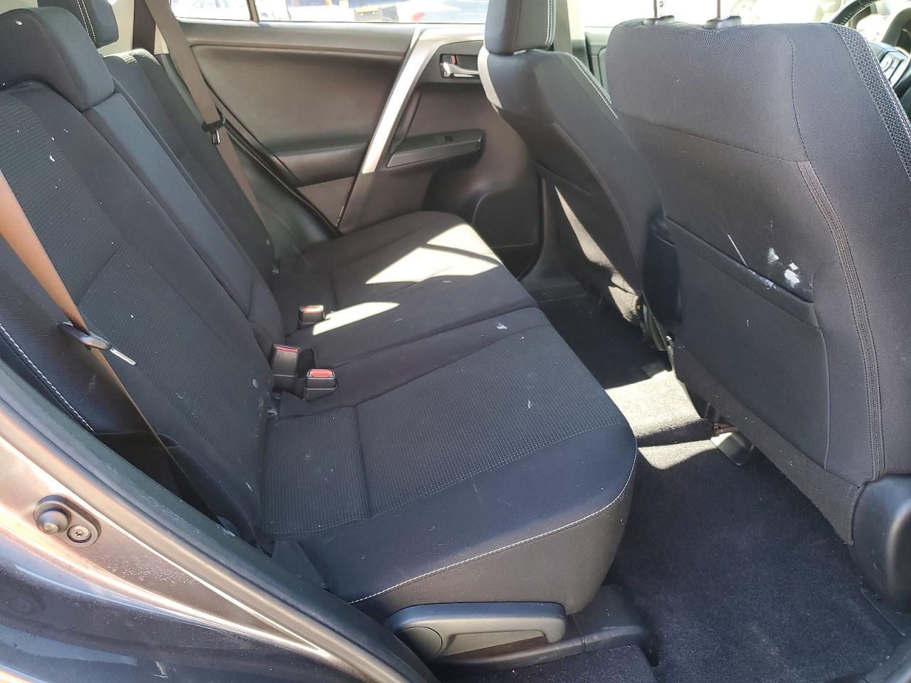 2017 TOYOTA RAV4 XLE photo 31