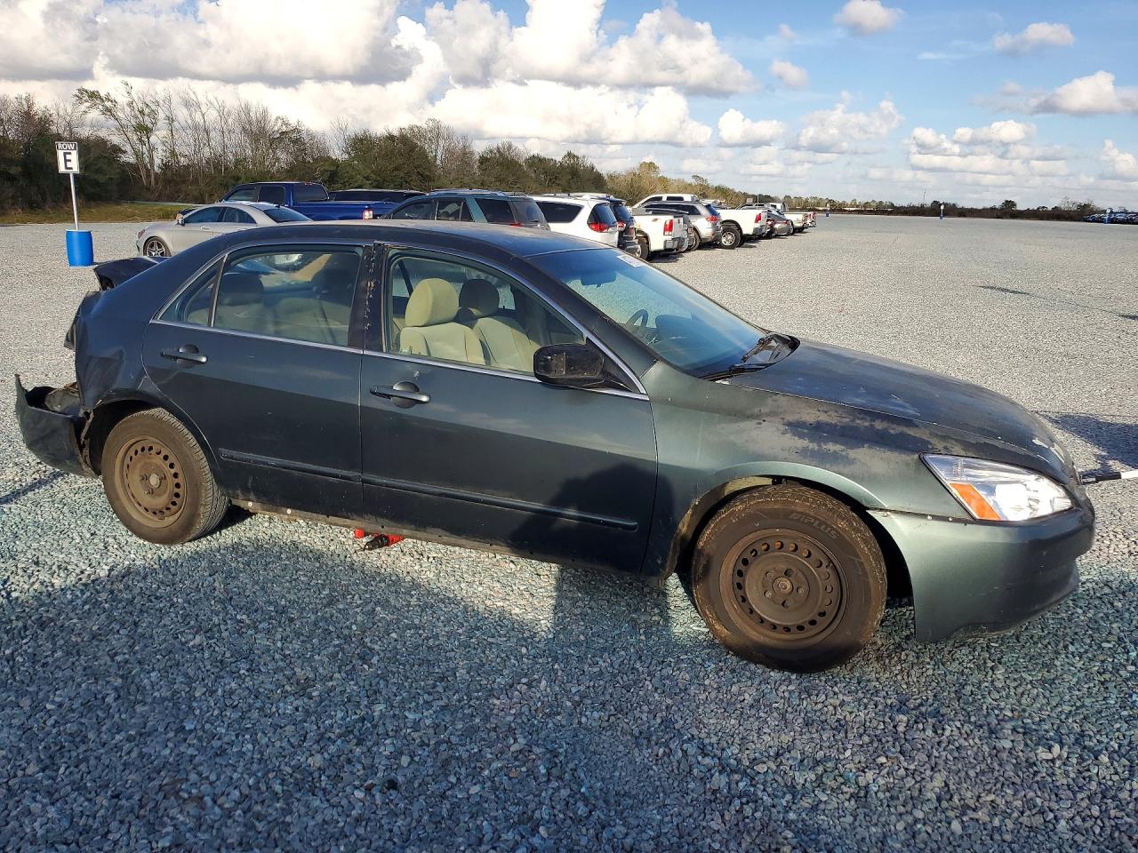 2004 HONDA ACCORD LX photo 7