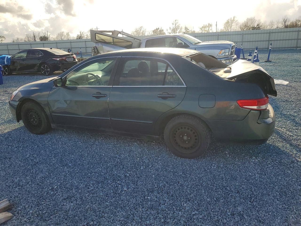 2004 HONDA ACCORD LX photo 3