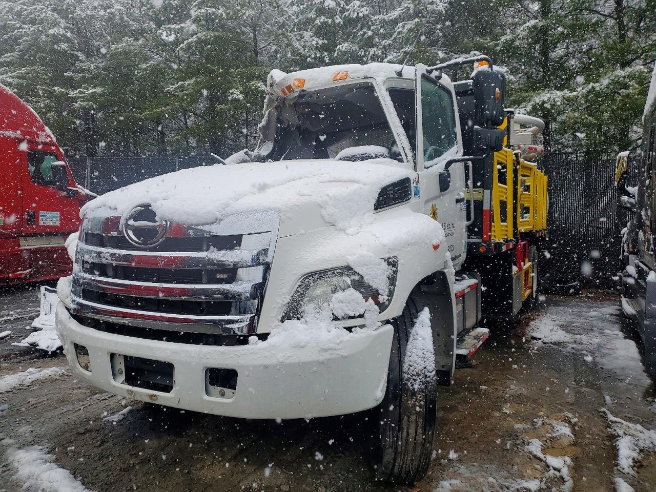 2020 HINO 258/268 FLATBED TRUCK  WITH CRASH ATTENUATOR photo 2