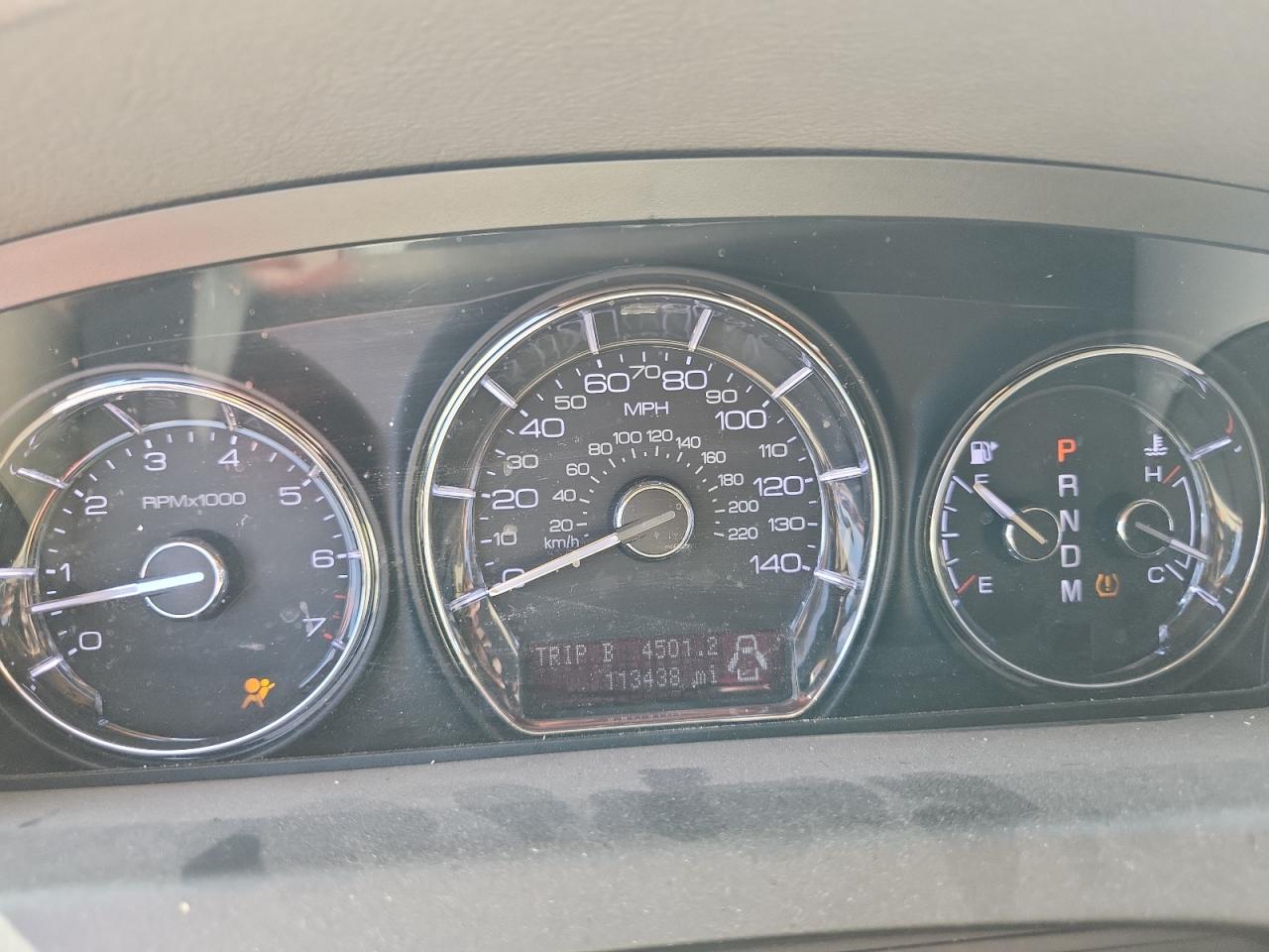 2011 LINCOLN MKS photo 17