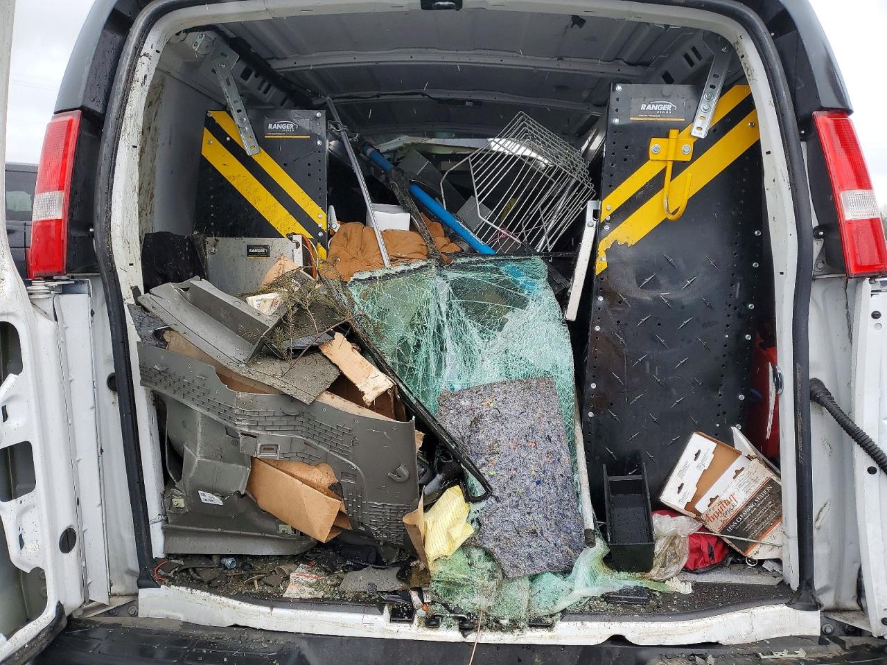 2023 GMC SAVANA 2500 CARGO UTILITY / SERVICE VAN photo 19