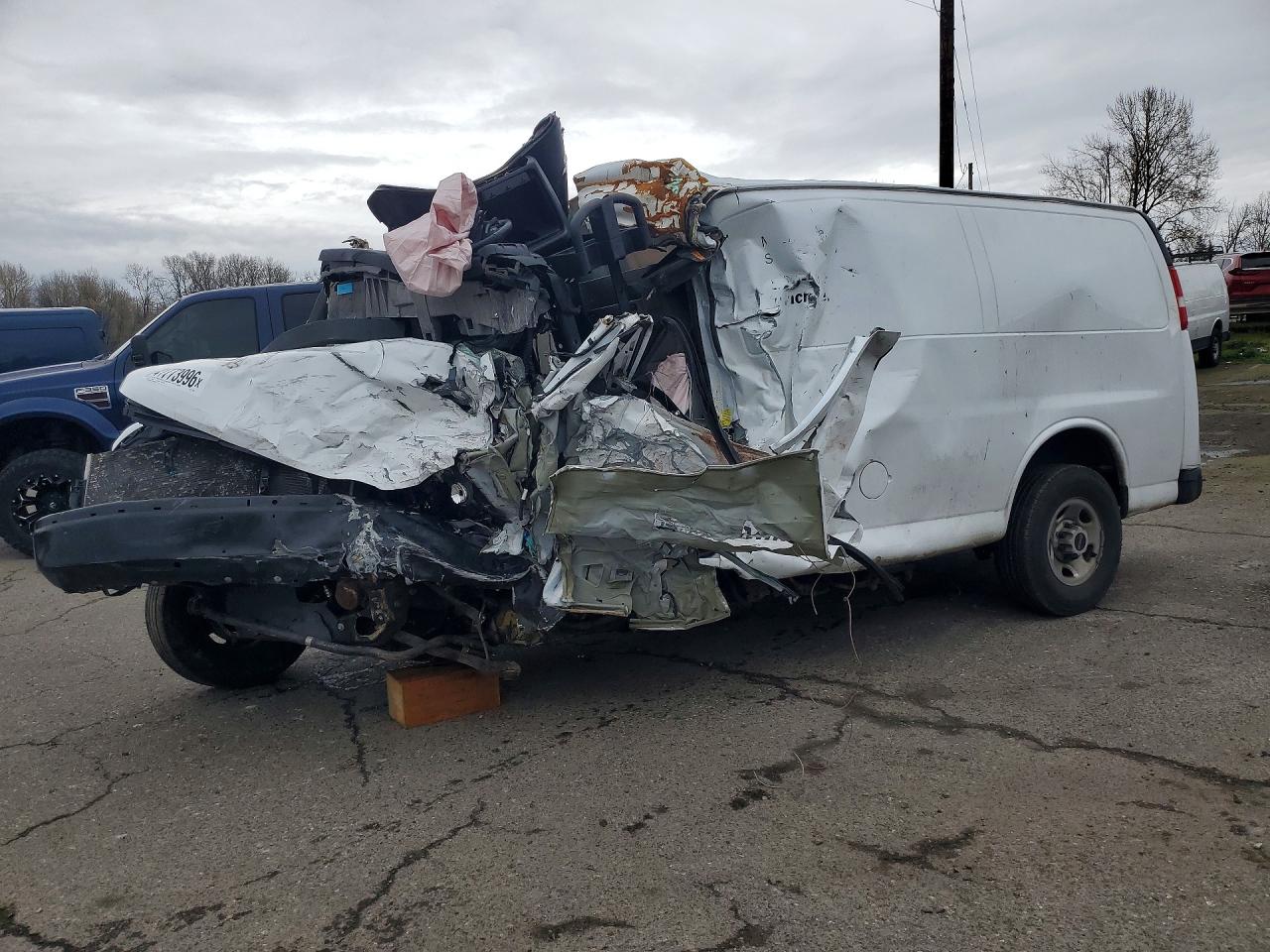 2023 GMC SAVANA