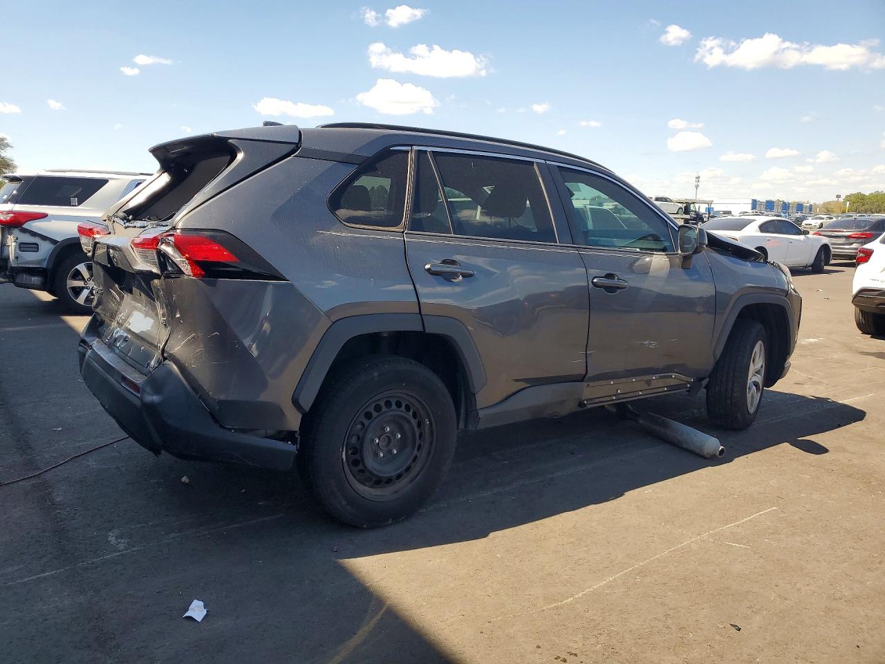 2019 TOYOTA RAV4 LE photo 3