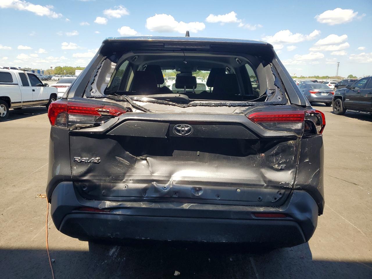 2019 TOYOTA RAV4 LE photo 6