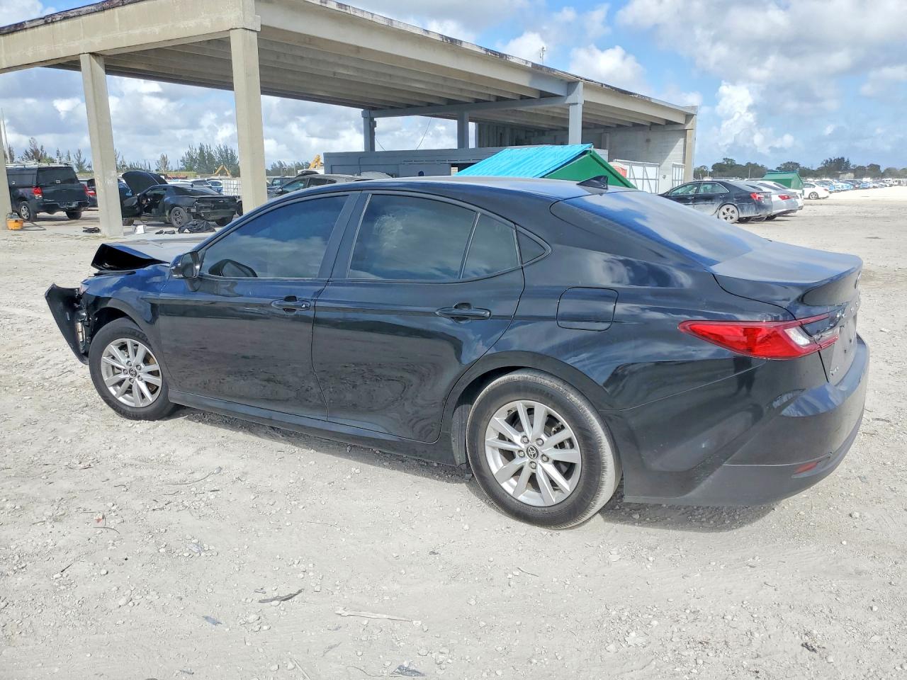 2025 TOYOTA CAMRY LE photo 3