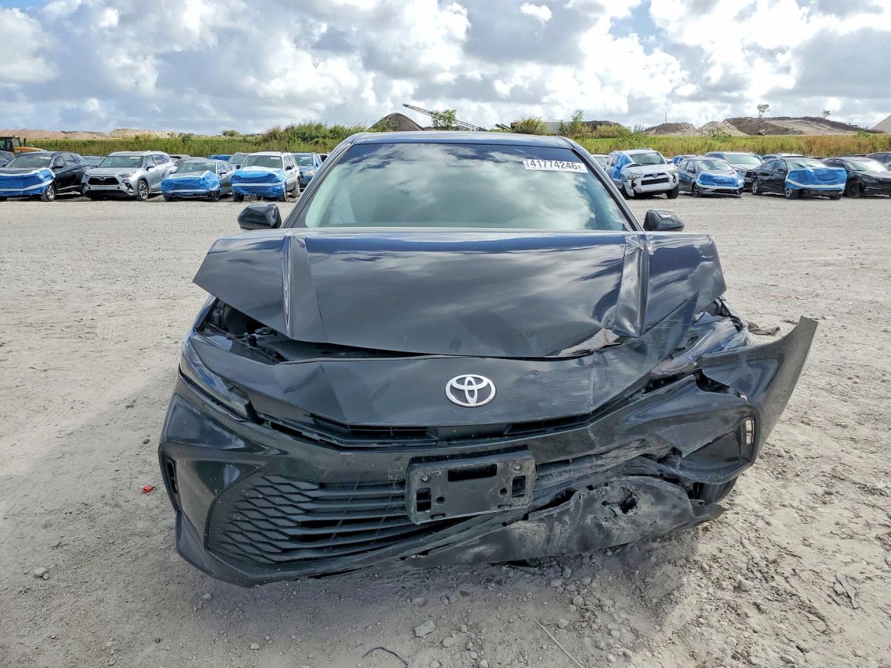 2025 TOYOTA CAMRY LE photo 9