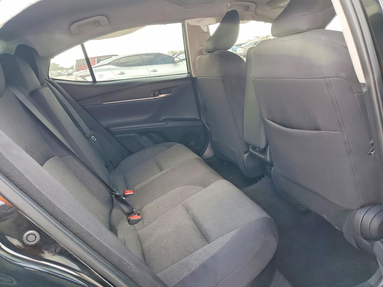 2025 TOYOTA CAMRY LE photo 19