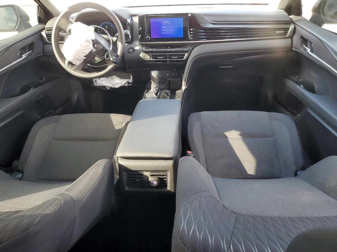 2025 TOYOTA CAMRY LE photo 15