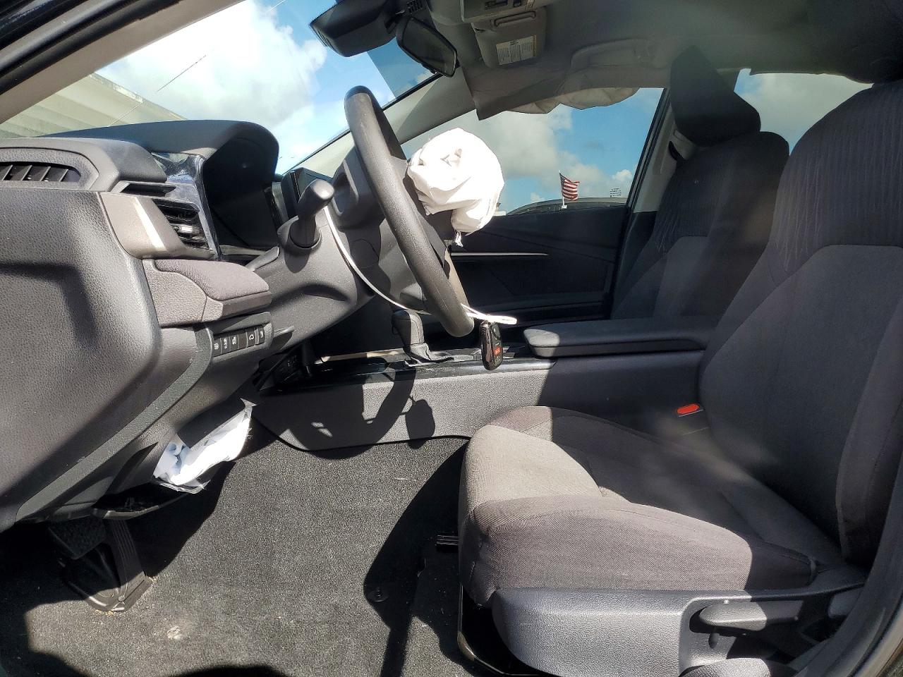2025 TOYOTA CAMRY LE photo 13