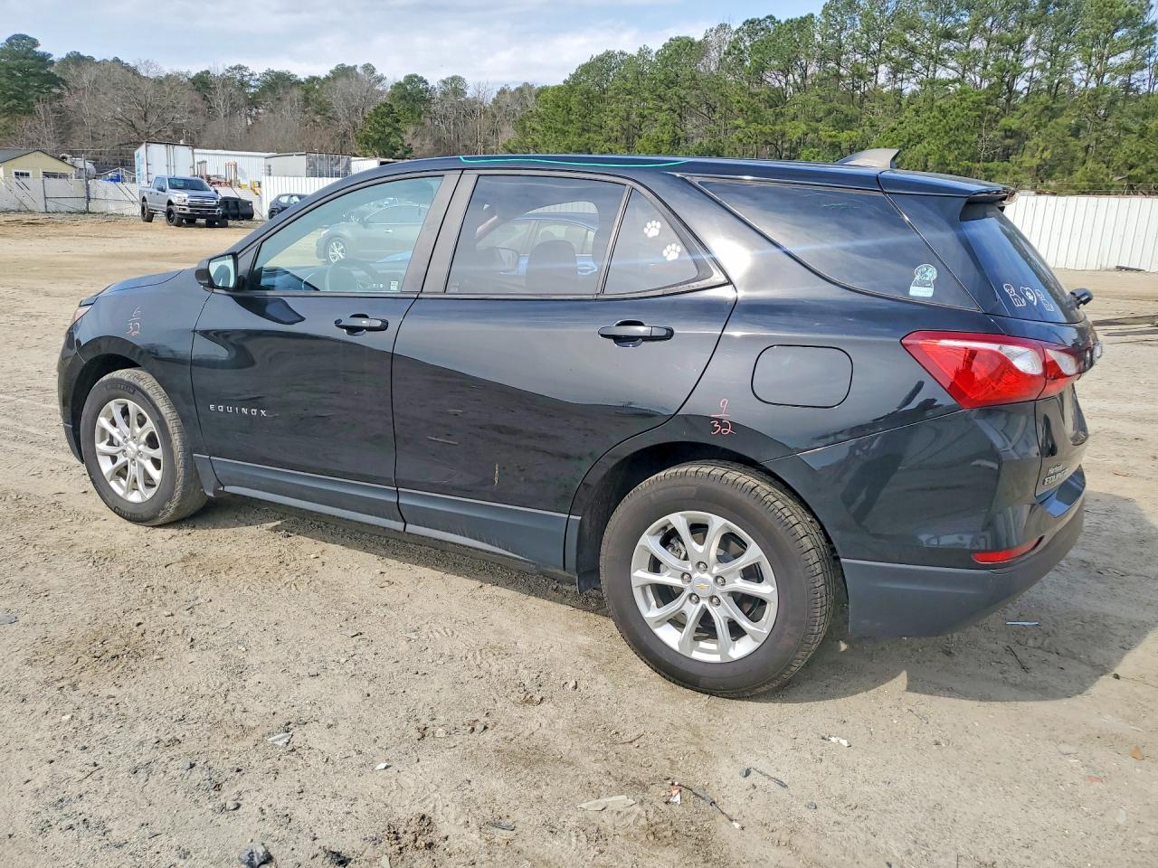 2021 CHEVROLET EQUINOX LS photo 4
