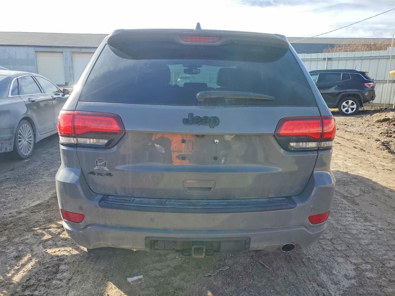 2019 JEEP GRAND CHEROKEE LAREDO photo 6