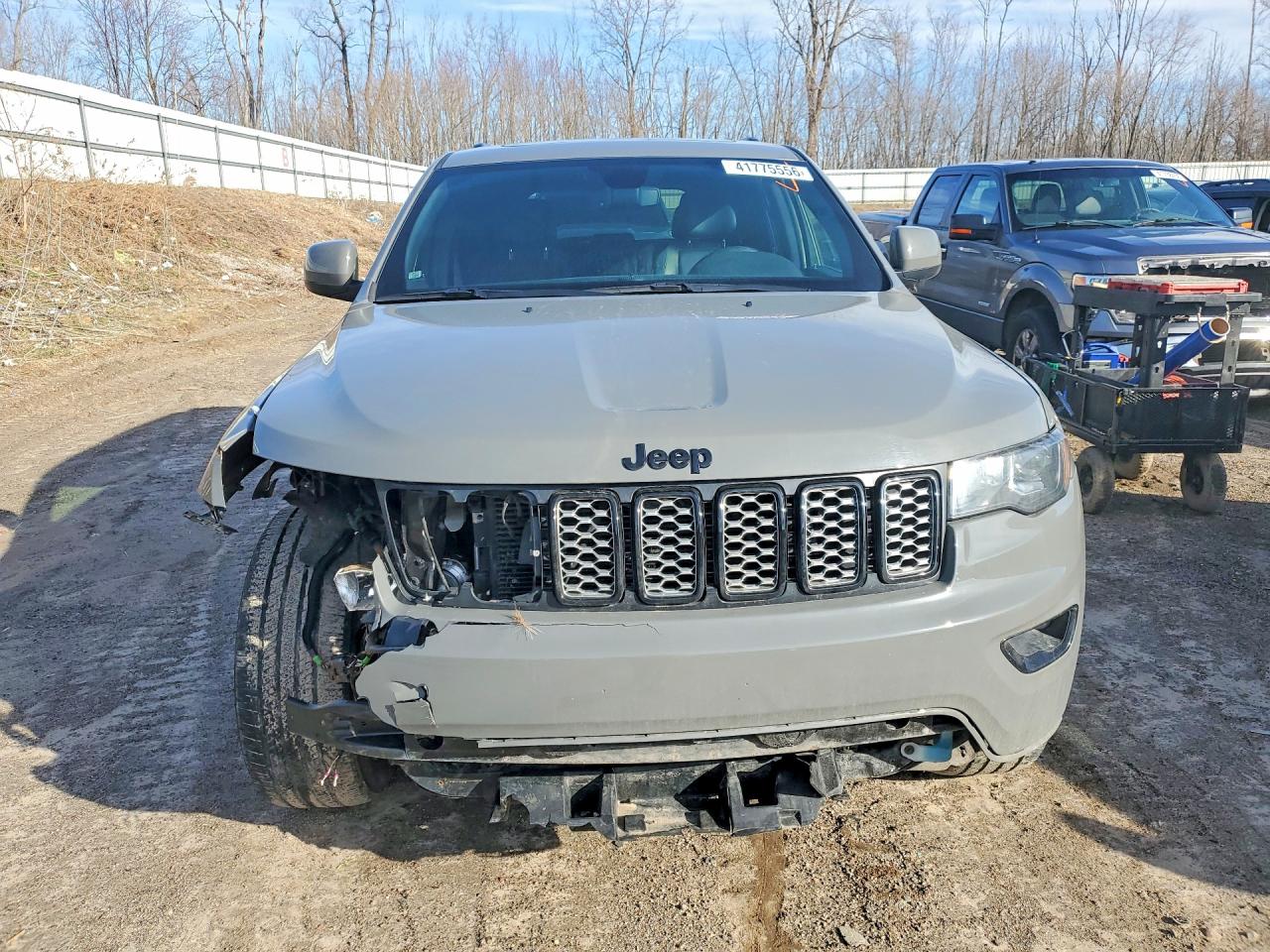 2019 JEEP GRAND CHEROKEE LAREDO photo 5