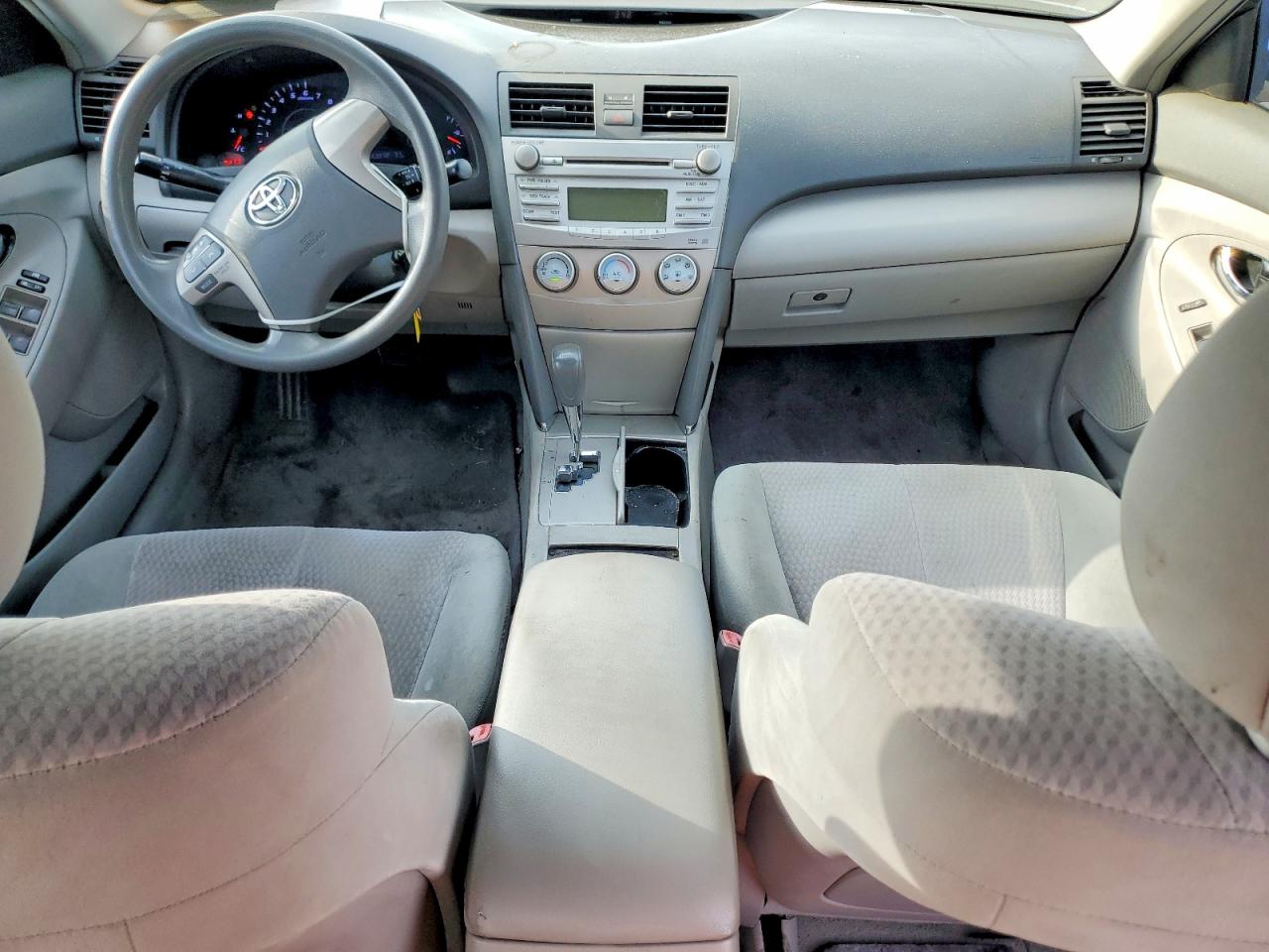2011 TOYOTA CAMRY LE photo 15