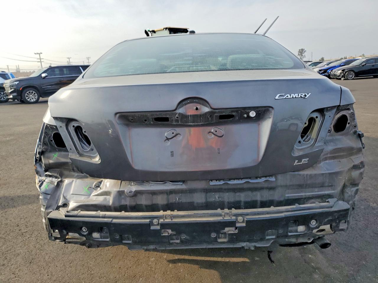 2011 TOYOTA CAMRY LE photo 11