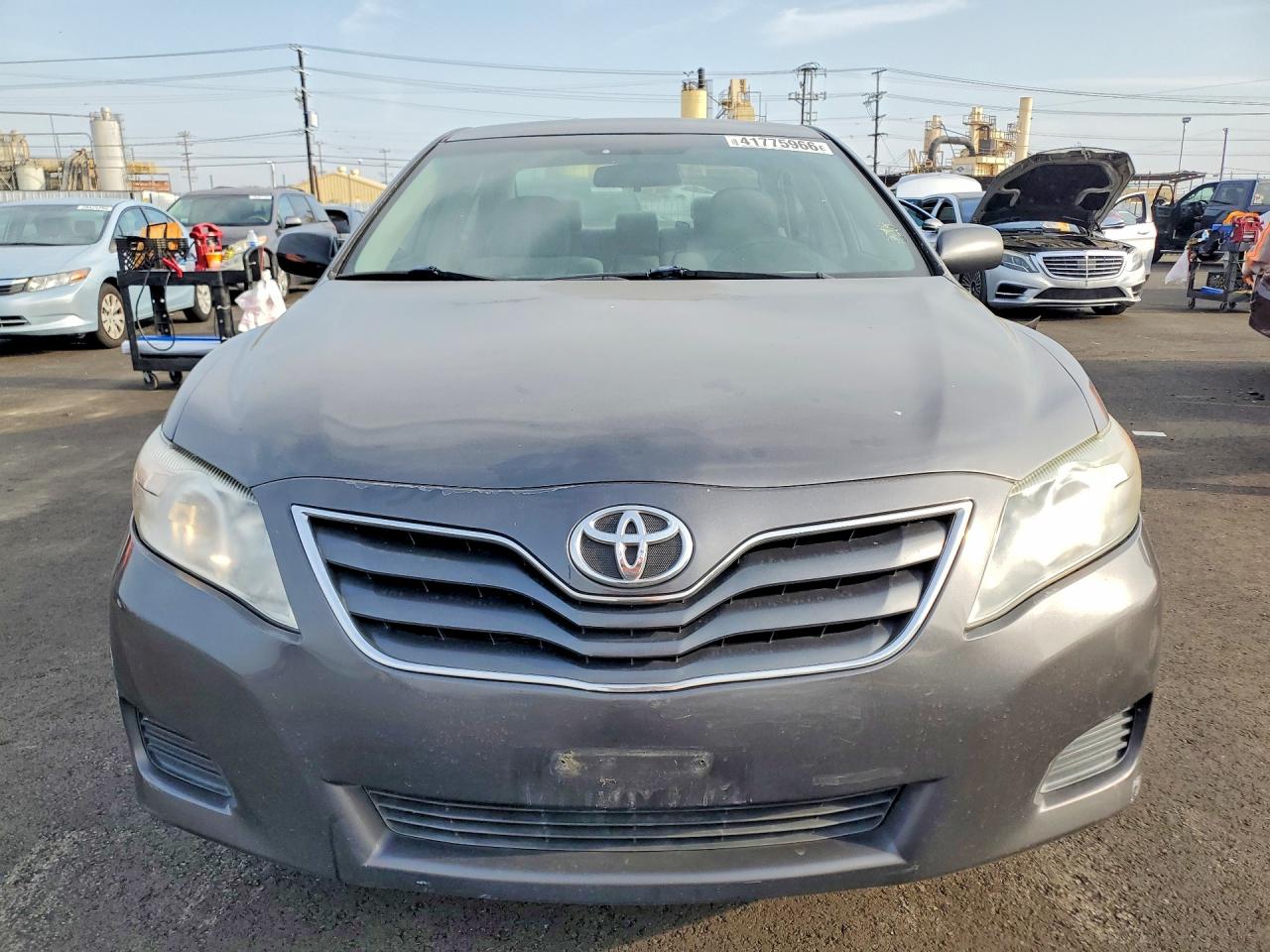 2011 TOYOTA CAMRY LE photo 9
