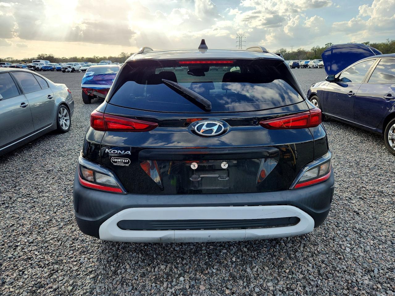 2022 HYUNDAI KONA SEL photo 11