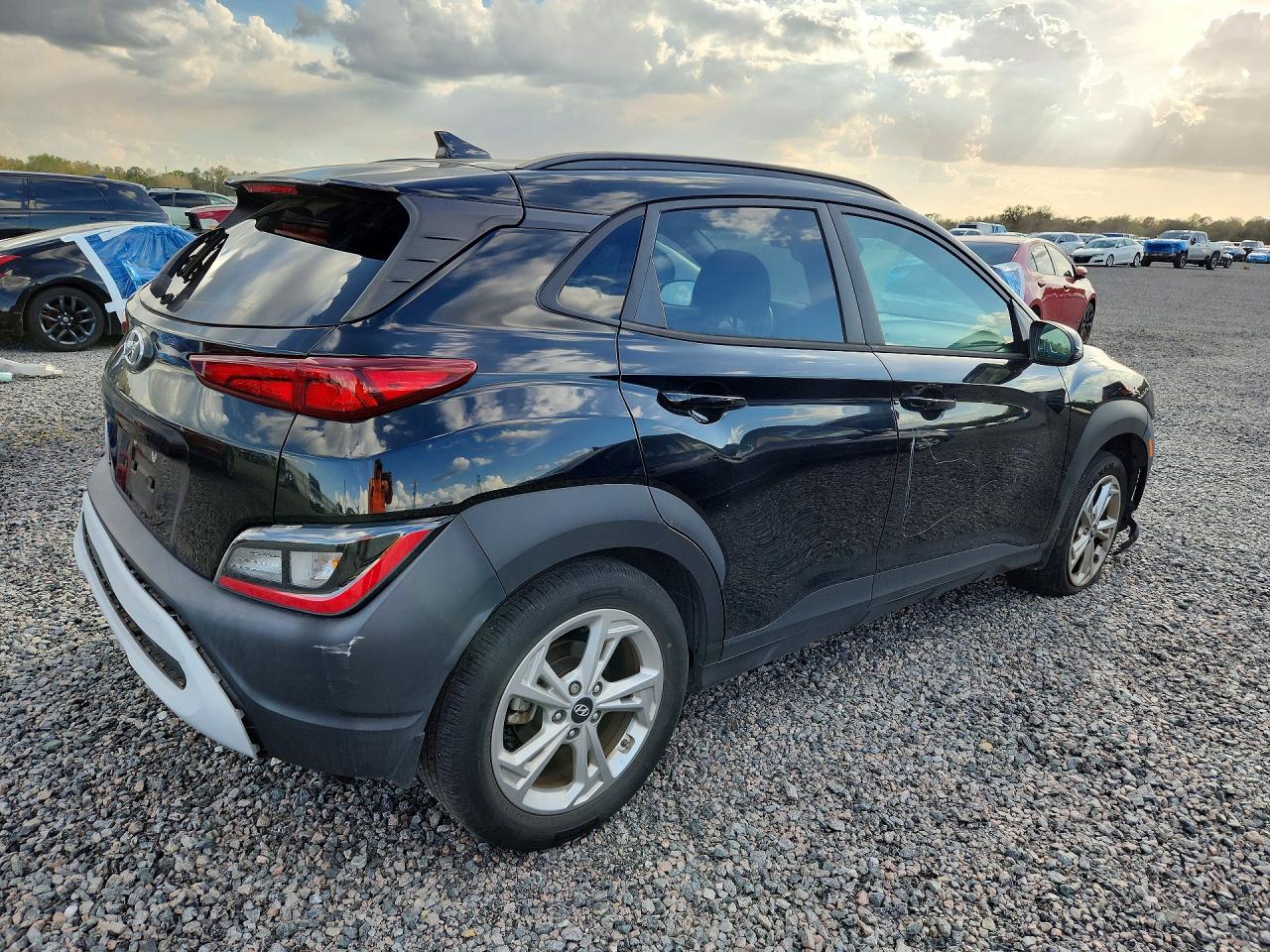 2022 HYUNDAI KONA SEL photo 5