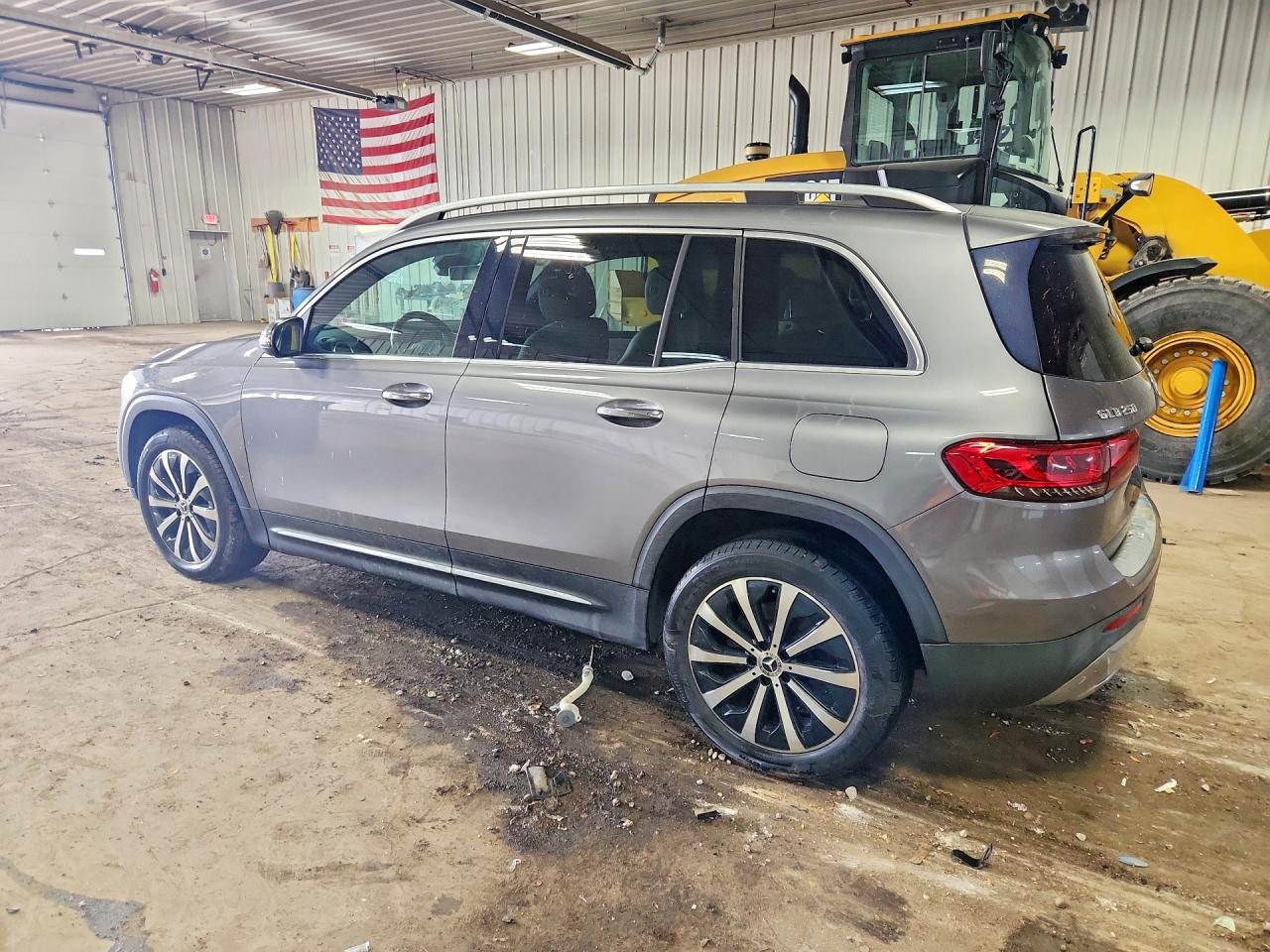 2021 MERCEDES-BENZ GLB 250 4MATIC photo 3