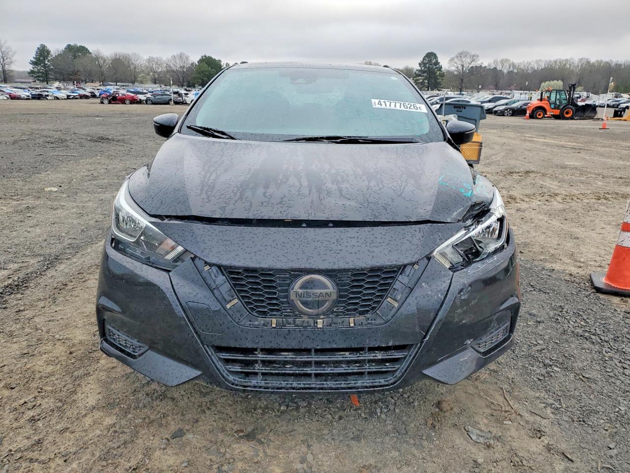 2020 NISSAN VERSA SV photo 13
